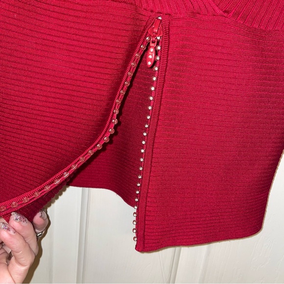 Cache Red V-neck top with Rhinestone zipper - Picture 2 of 10